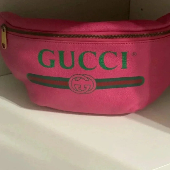 GUCCI 
Grained Calfskin (LARGE) Logo Belt Bag Pink Green - Picture 3 of 6